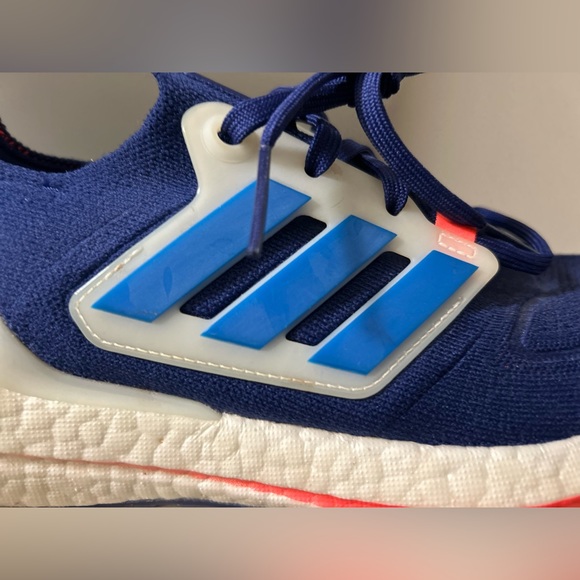 adidas Ultra Boost 22-Legacy Indigo Turbo - Picture 3 of 5